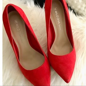 Wild Diva Pinup Pumps (size 6)